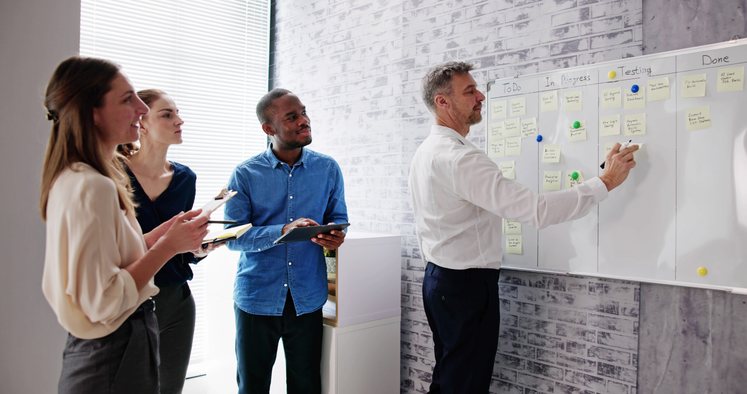 Innovative MVP Product Discovery: The Startup Roadmap to a Confident Launch